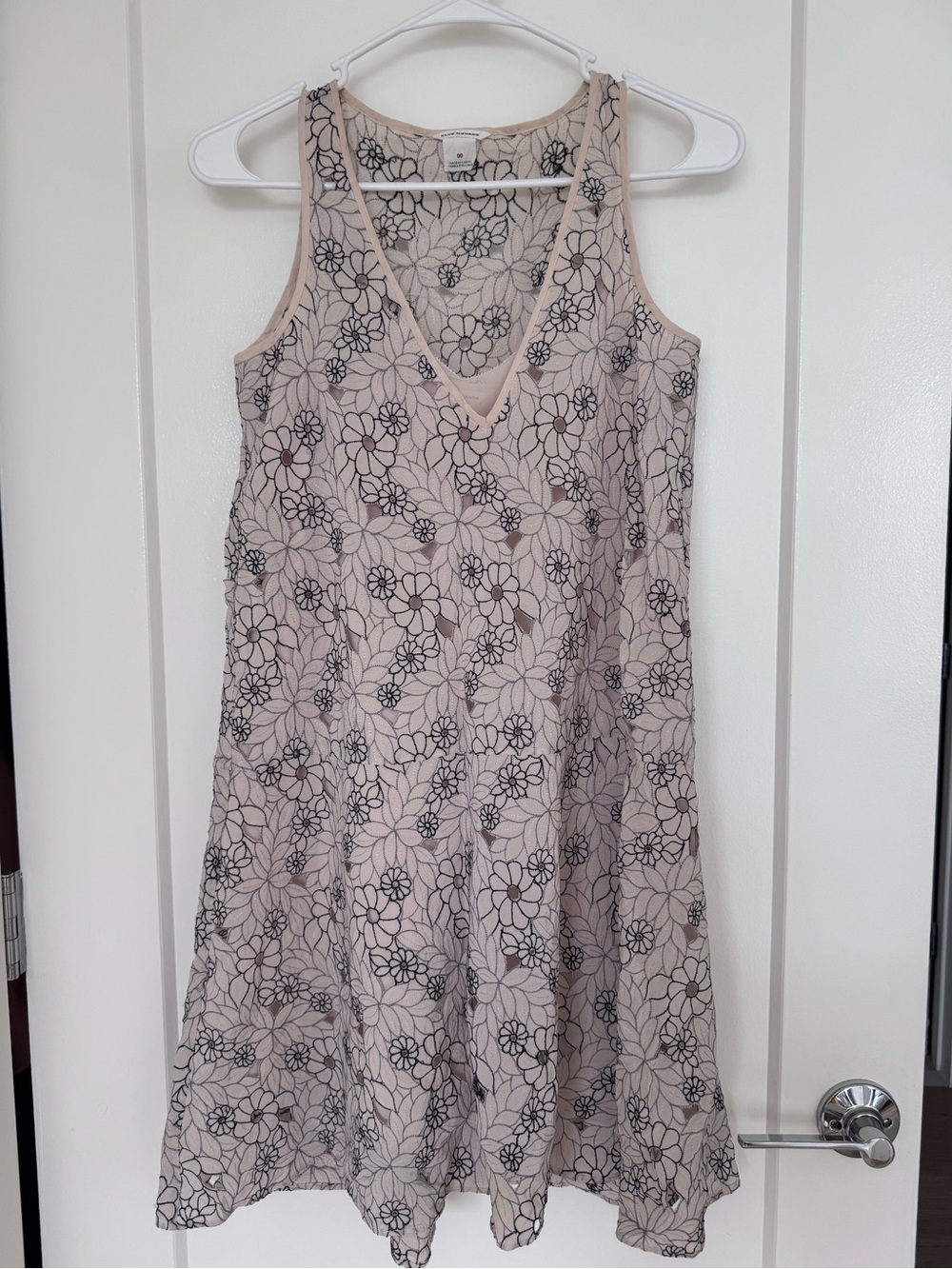 Club Monaco Embroidered Floral Lace Mini Dress - Cream/Light Pink and Black
